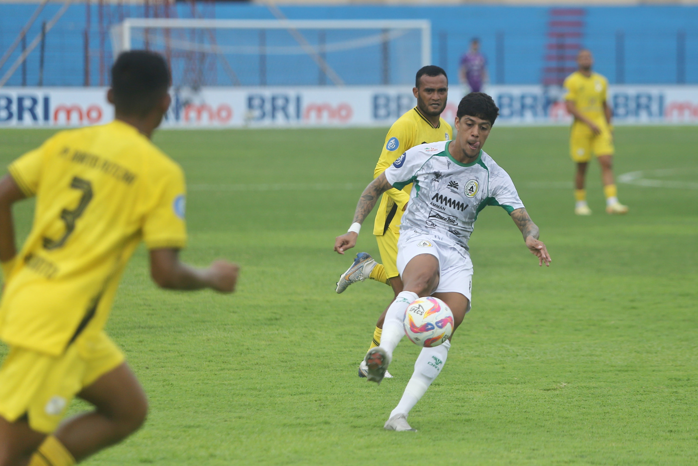 Gelandang PSS Sleman Betinho saat laga PSS menghadapi Barito Putera di Stadion Sultan Agung Bantul.