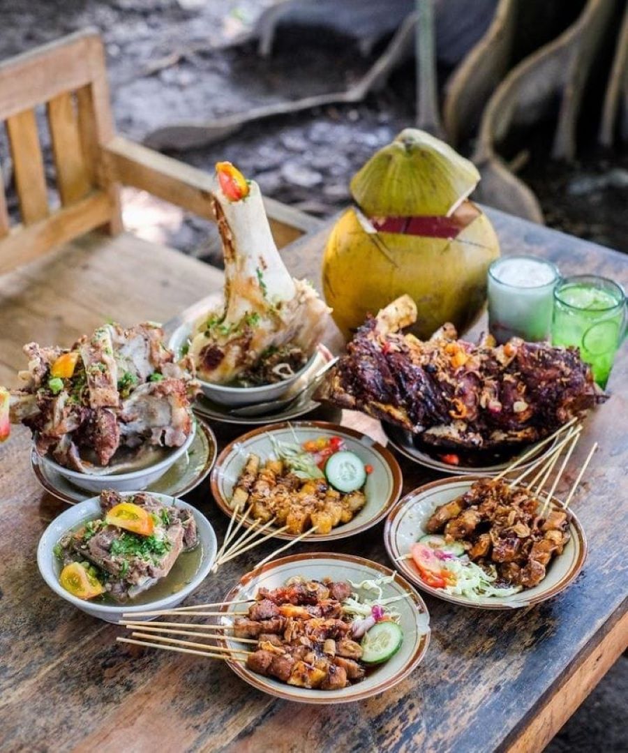 Warung Sop dan Sate Sapi Pak Bayu.