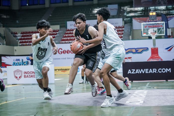 SMAN 1 Depok Babat SMAN 10 Jogja di Ajang AZA 3x3 Competition Honda DBL with Kopi Good Day 2024 D.I. Jogjakarta