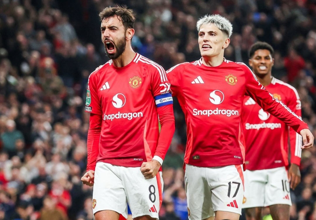 Selebrasi penggawa Manchester United usai Bruno Fernandes cetak gol kedua dalam kemenangan 5-2 atas Leicester City di Carabao Cup