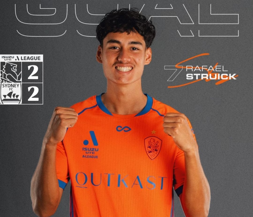 Rafael Struick mampu cetak gol perdana bersama Brisbane Roar, namun takluk dari Sydney FC dengan skor 2-3 (ig brisbaneroarfc)