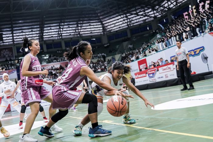 Tim putri SMA Stella Duce 1 Jogja (Stece) berhasil mengalahkan para srikandi SMAN 4 Jogja (Patbhe) yang merupakan runner-up Honda DBL with Kopi Good Day D.I. Jogjakarta