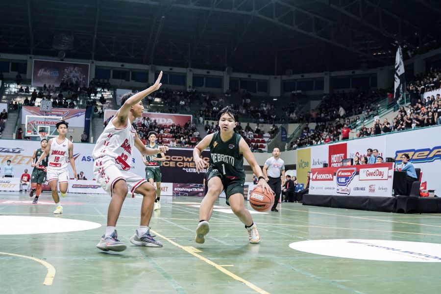 Aksi tusukan Nathanael Brandon di DBL Yogyakarta 2024