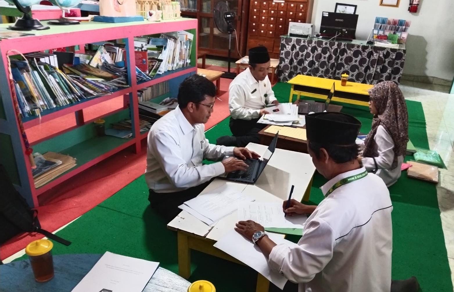 DINILAI - Pengawas Madrasah Kantor Kementerian Agama (Kankemenag) Kulon Progo melakukan kegiatan PKKM di MIN 3 Kulon Progo pada Selasa (5/11/2024)  (Doc MIN 3 Kulon Progo untuk Radar Jogja)