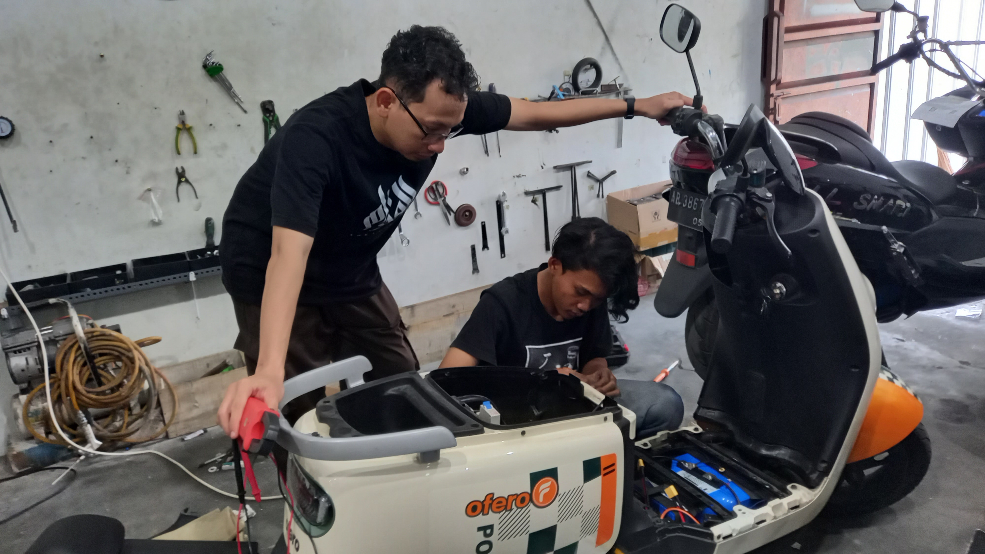 Abdullah Buka Bengkel Kendaraan Listrik di Bantul