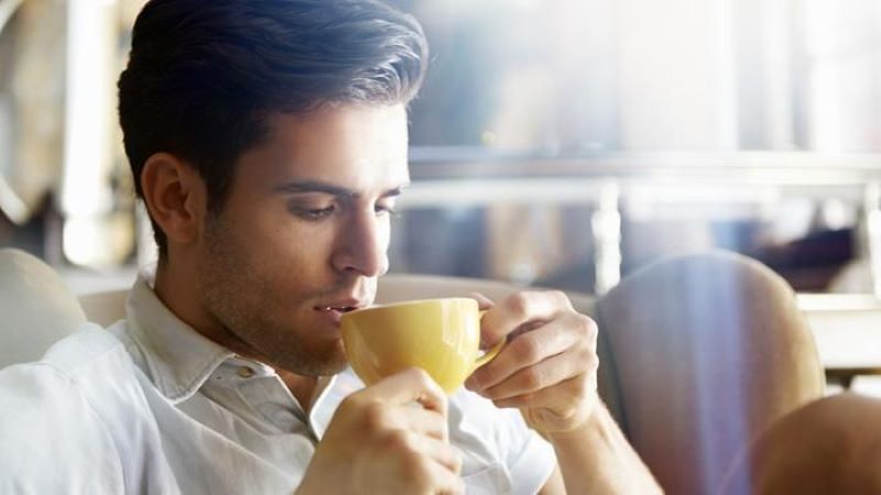 Ilustrasi Orang minum Kopi.&nbsp;