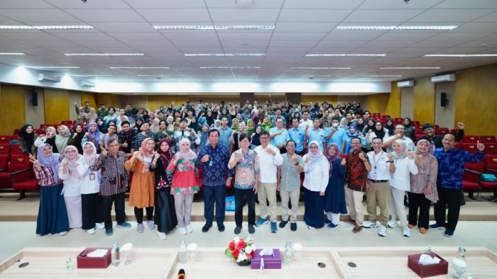 Tim Kementerian Kesehatan RI saat mengunjungi UMY dan membahas soal implementasi keberlanjutan dari kampus hijau dan kampus bebas rokok.