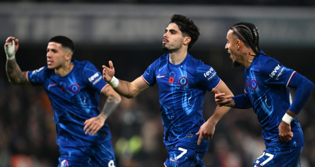 Selebrasi penggawa Chelsea usai Pedeo Neto mencetak gol penyeimbang atas Arsenal