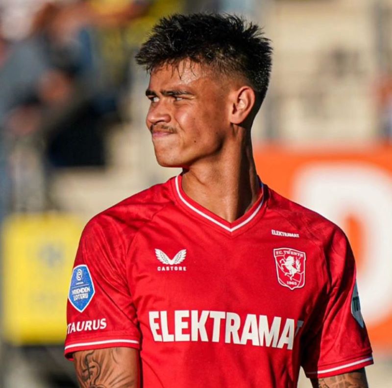 Mees ketika memakai baju club FC Twente.&nbsp;