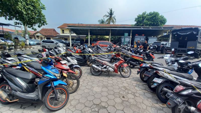 Motor yang diamankan polres Bantul dari sebuah rumah di Padukuhan Padokan Lor, Kasihan.&nbsp;