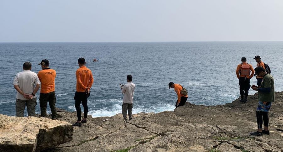 Lokasi hilangnya pemancing yang terseret ombak di Tebing Congor, Pantai Jogan, Purwodadi, Tepus, Gunungkidul.