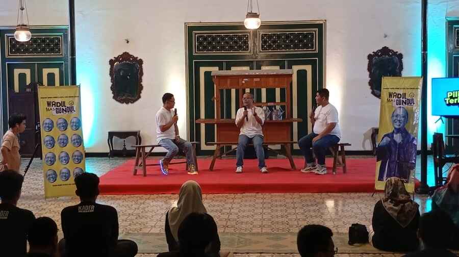 CAPTION: Calon wakil wali kota Jogja Sri Widya Supena saat mengisi Wadul Mas Gundul di Ndalem Pakuningratan, Kraton, Rabu (14/11/2024) malam.