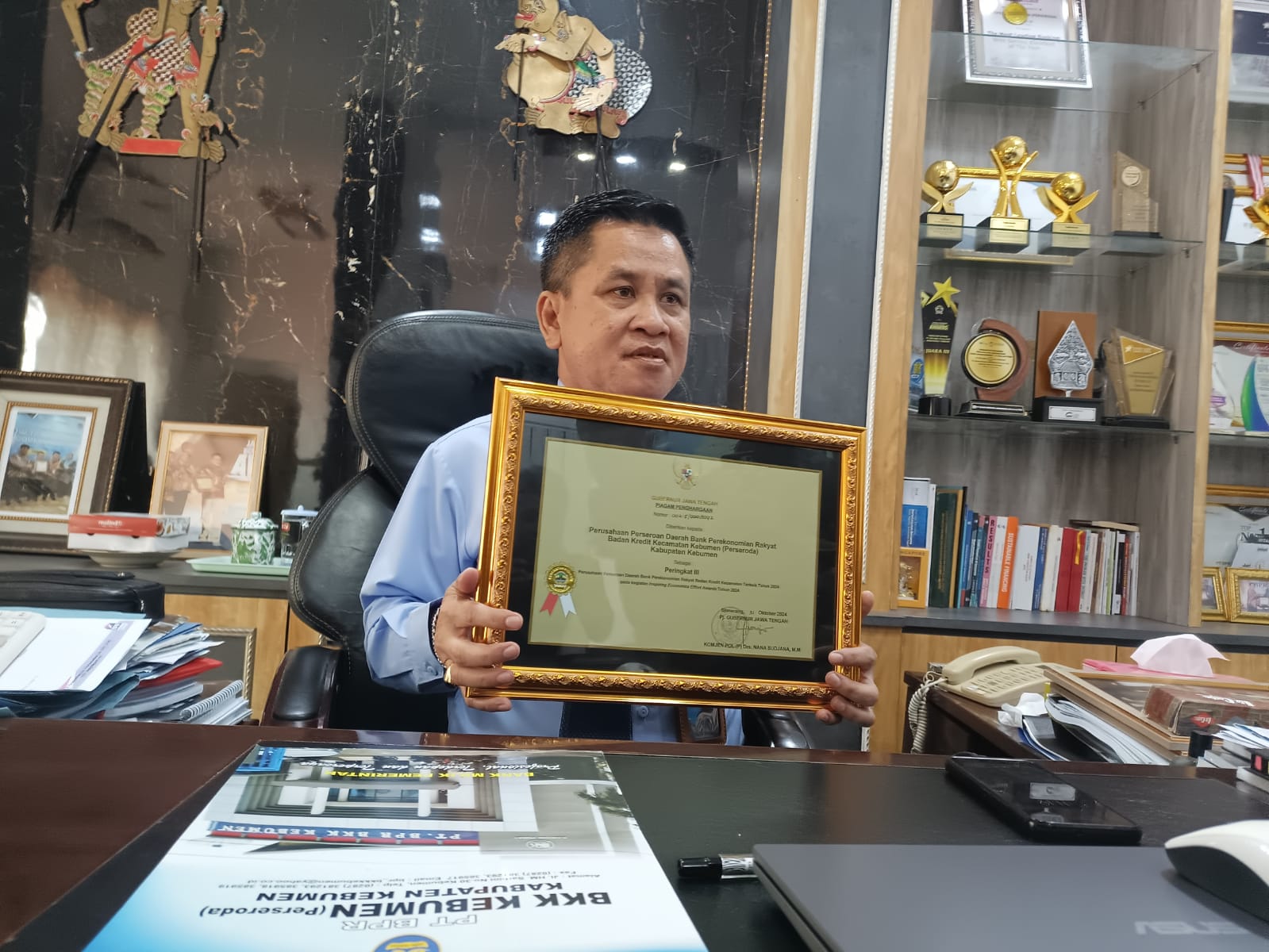 Direktur Utama PT BPR BKK Kebumen Sutrisno.    &nbsp;