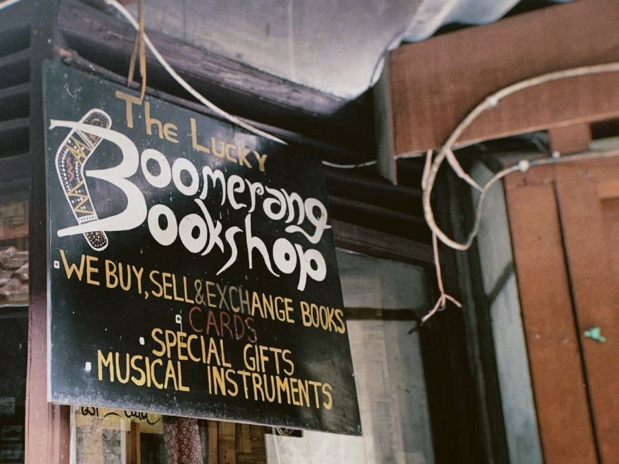 Tampak Depan Toko Buku The Lucky Boomerang Bookshop.