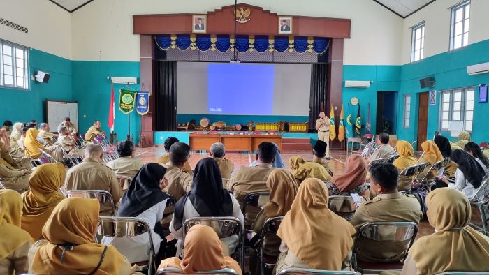 JAWAB KEBUTUHAN INDUSTRI: Para guru SMKN 3 Jogja mengikuti workshop implementasi pembelajaran deep learning teaching factory Senin (18/11/2024).