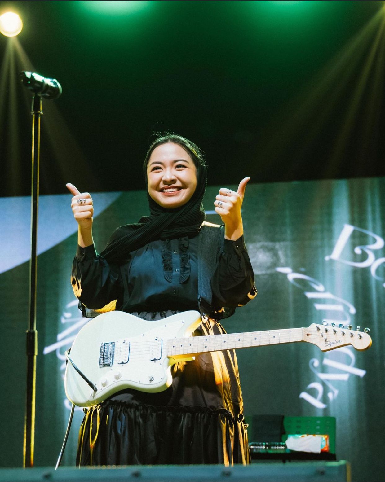 Penampilan Bernadya saat konser di Banda Aceh Jumat (15/11/2024) menjadi perbincangan publik.