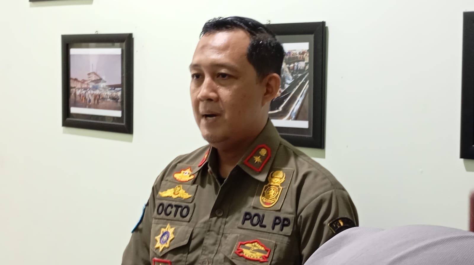 Kepala Satpol PP Kota Jogja Octo Noor Arafat saat ditemui, Selasa (19/11/2024).  (IWAN NURWANTO/Radar Jogja)