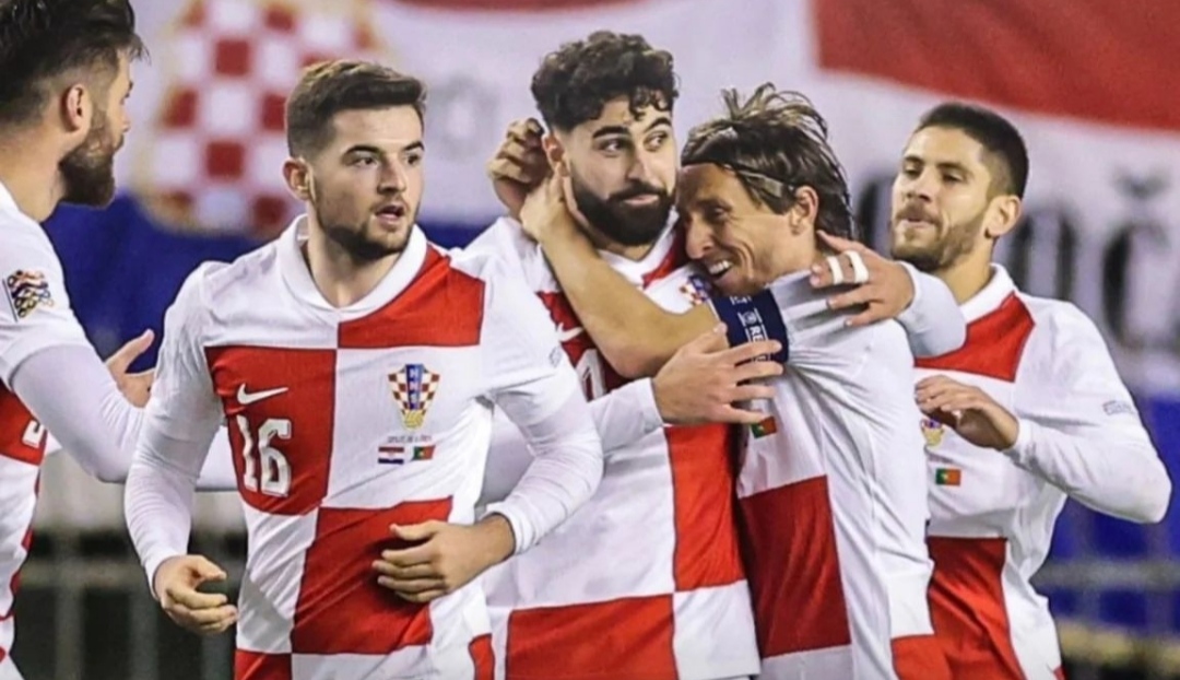 Selebrasi pemain Kroasia usai Kosko Gvardiol mencetak gol penyeimbang atas Portugal