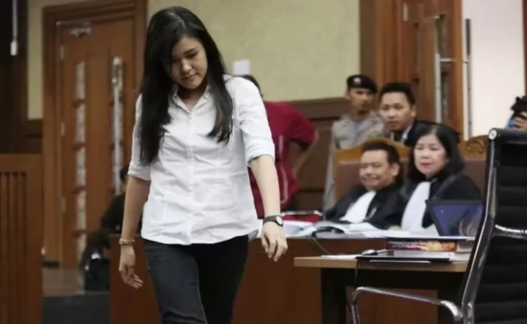 Sidang PK Jessica Wongso diwarnai aksi walk out dan kehadiran ahli forensik digital.