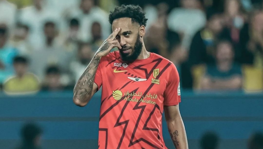 Sslebrasi Pirre-Emerick Aubameyang setelah mencetak gol kemenangan Al Qadsiah ke gawang Al Nassr