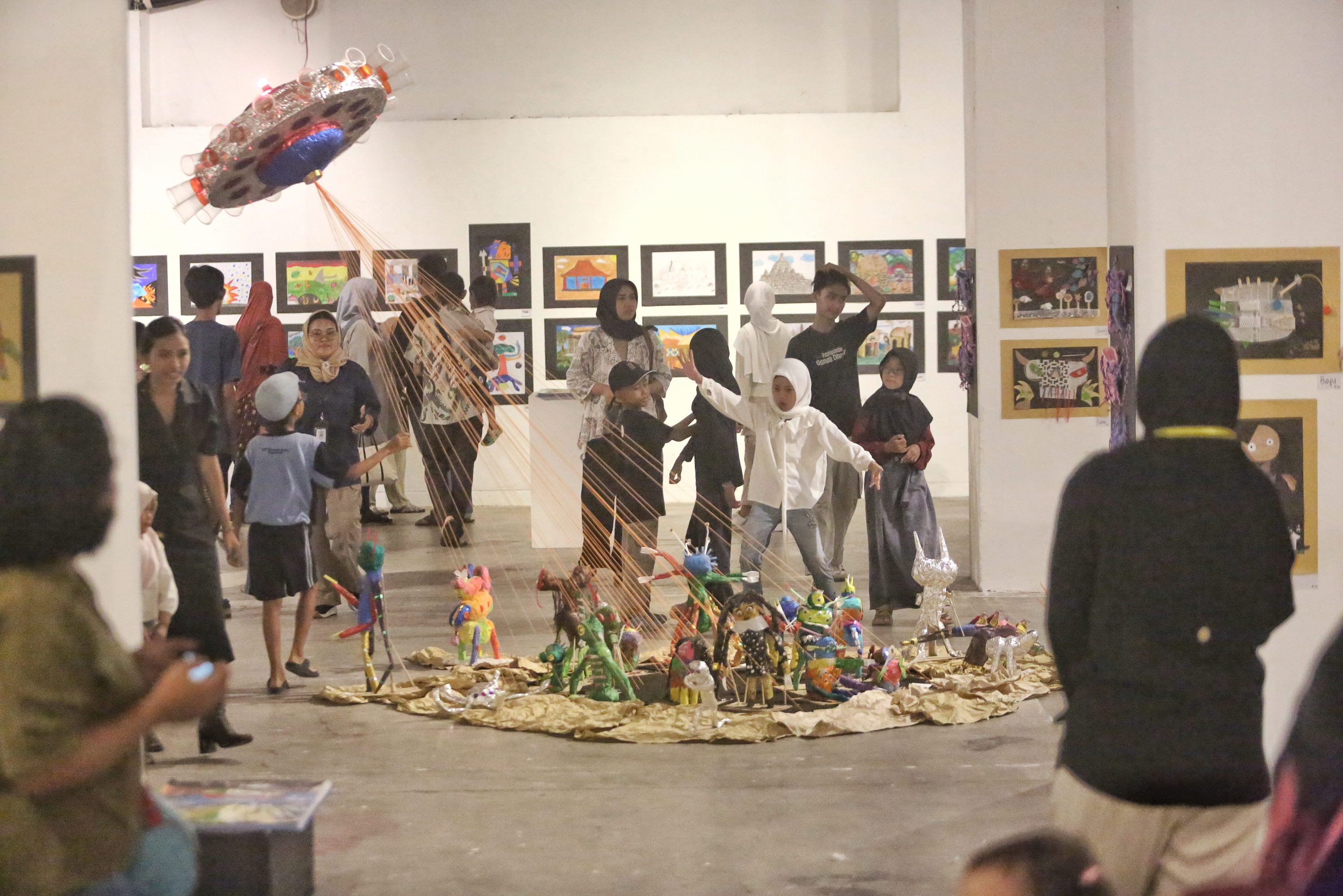 BERAGAM: Pameran karya seni dan lukisan milik anak-anak dalam Art for Childrens 2024 yang digelar di TBY sejak 21-23 November.