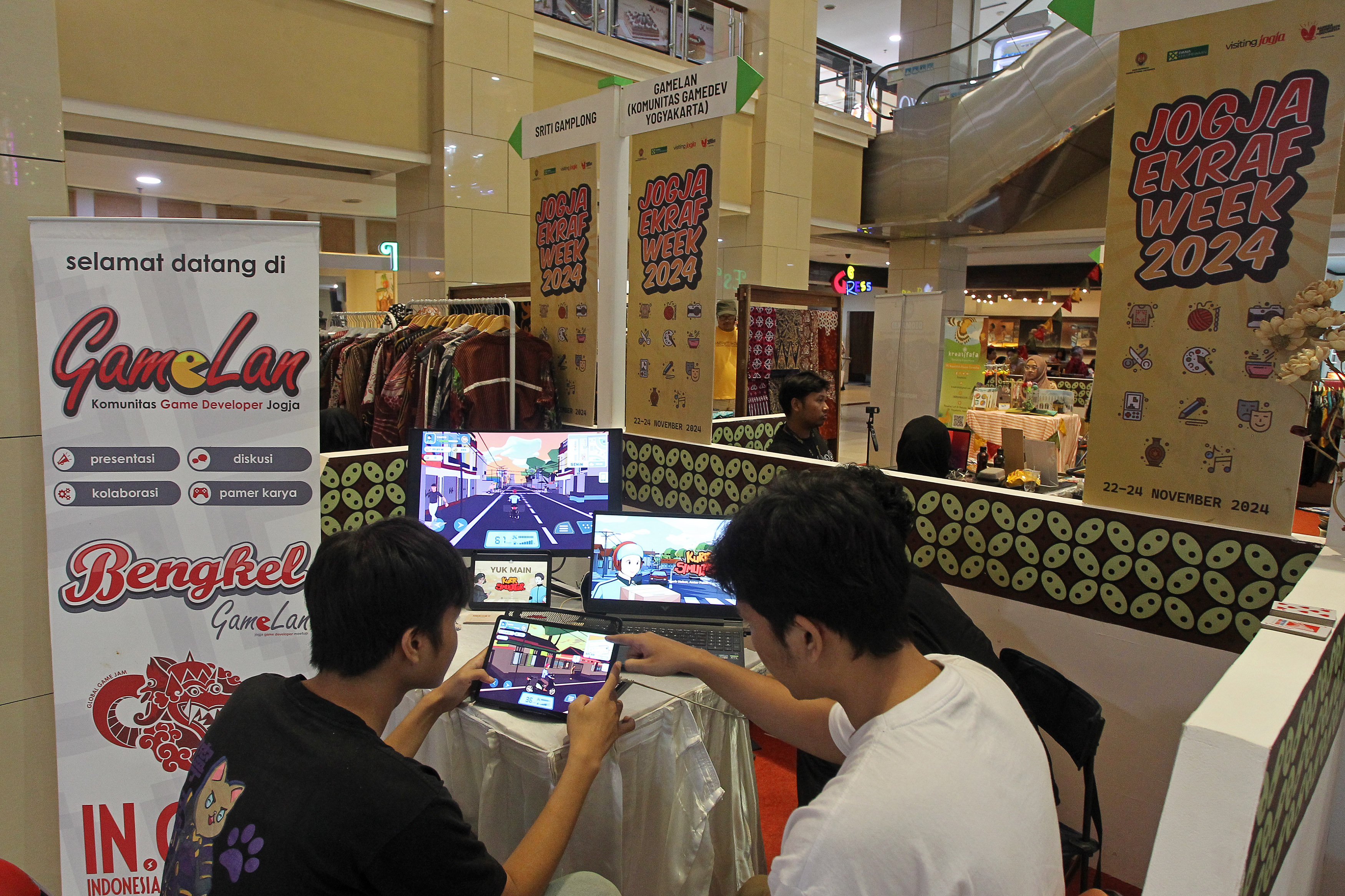 Jogja Ekraf Week 2024, di Galeria Mall, kemarin (24/11). Mengusung tema "Cultural Creativity"