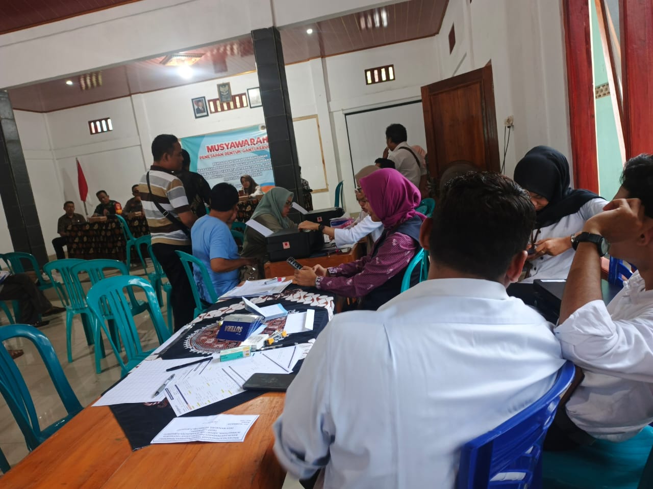 JIHAN ARON VAHERA/RADAR JOGJA  Musyawarah terhadap warga terdampak proyek pengendali banjir dan pengamanan pantai kawasan YIA di Kabupaten Purworejo.