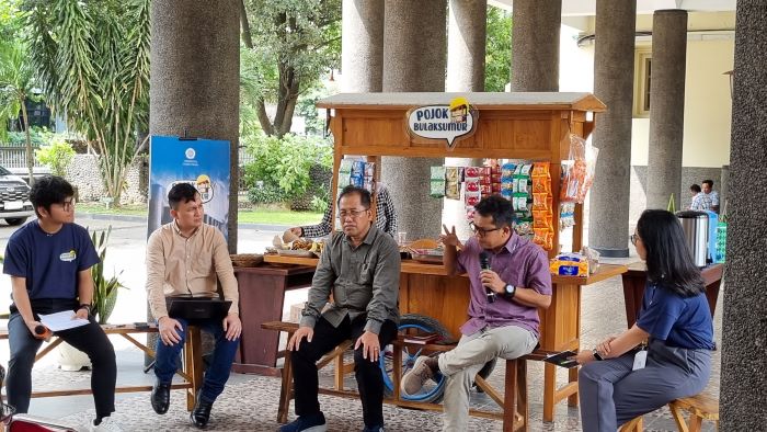 AGENDA RUTIN: Sesi diskusi dalam Pojok Bulaksumur UGM Selasa (26/11/2024). konsep dan rangkaian agenda Lustrum ke-15 dan Dies Natalis ke-75 UGM turut dibahas.
