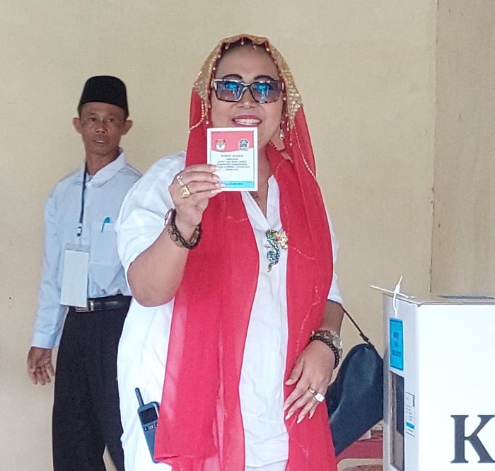 Endah Subekti Kuntariningsih usai mencoblos untuk Pilkada 2024 Rabu (27/11/2024)