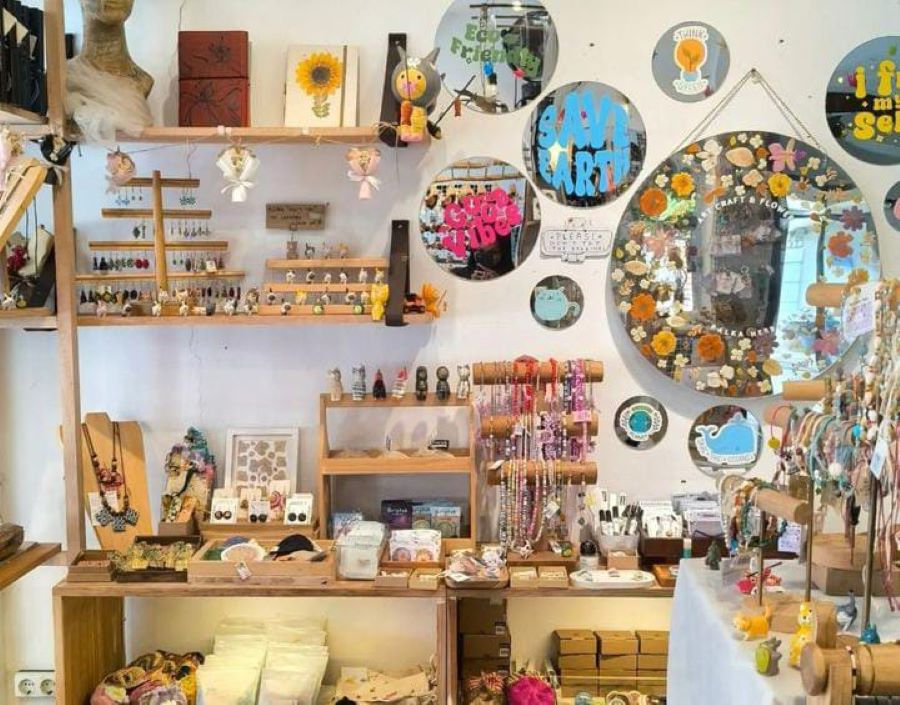 Produk kreatif di Palka Art Craft.
