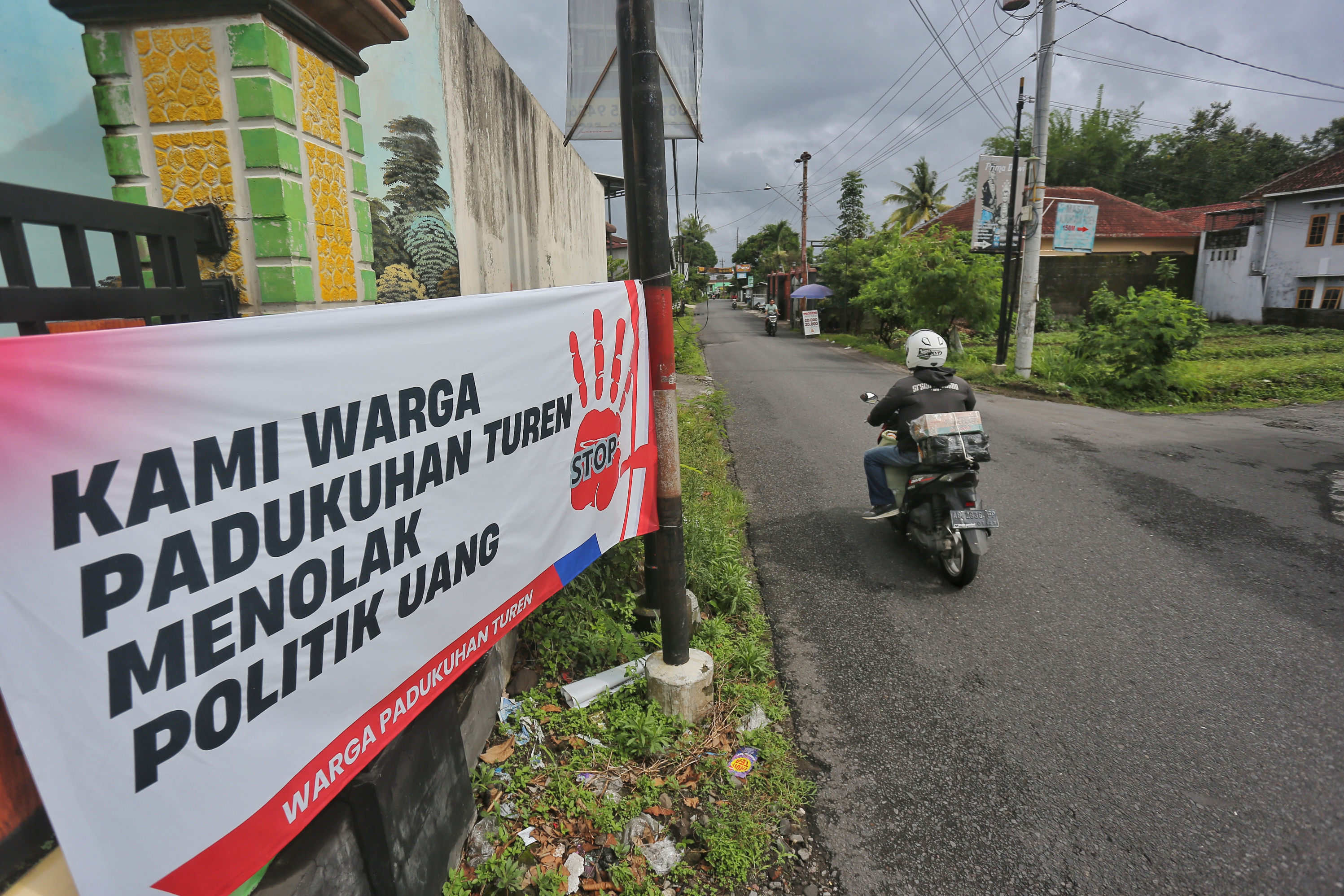 Spanduk penolakan politik uang di Sleman