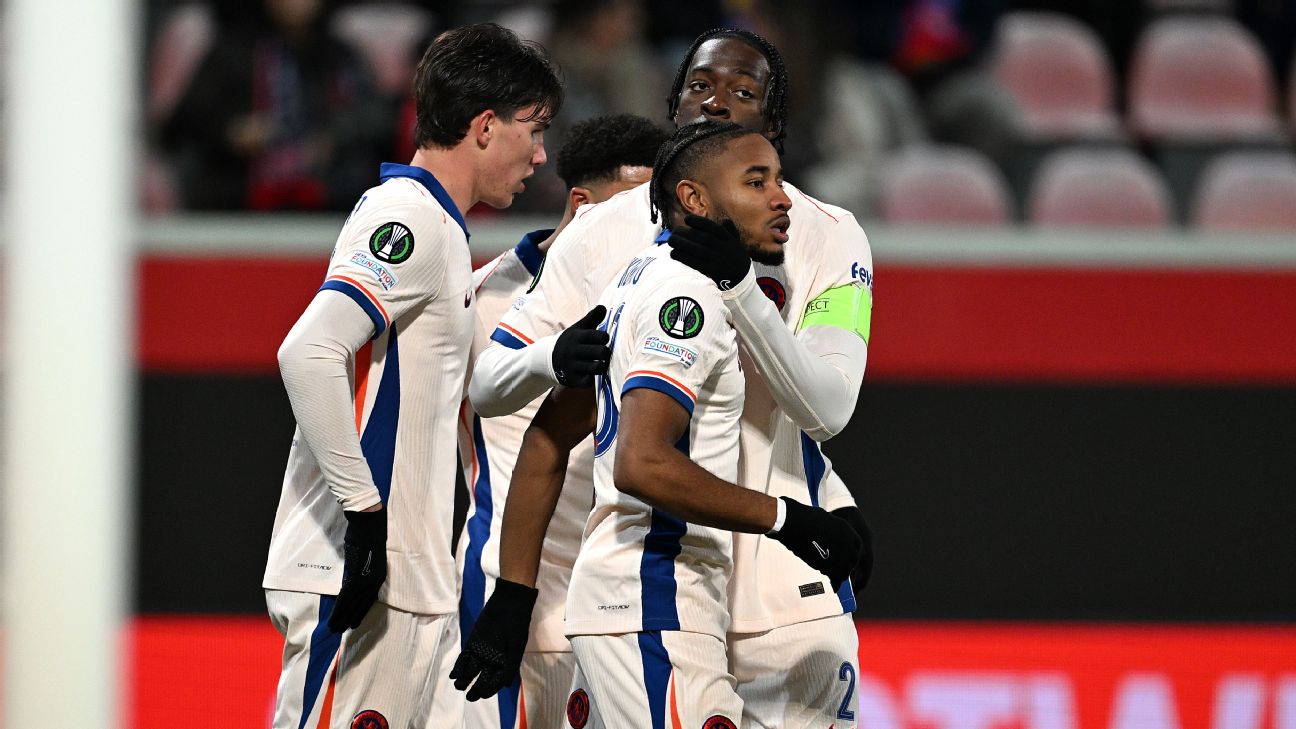 Selebrasi penggawa Chelsea usai Christopher Nkunku mencetak gol ke gawang Heidenheim