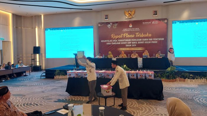 REKAP: KPU Kulon Progo melakukan penghitungan suara di tingkat kabupaten.