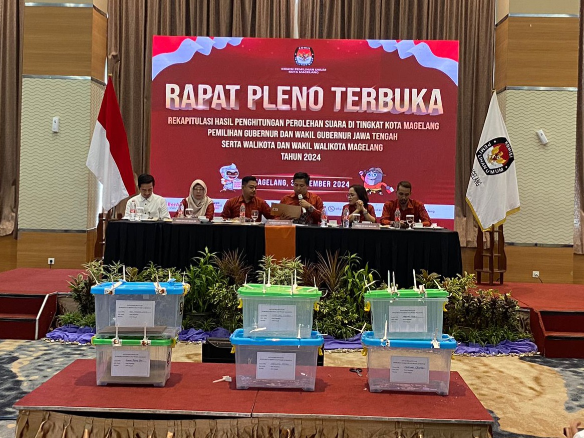 KPU menggelar rapat pleno terbuka rekapitulasi hasil penghitungan perolehan suara di tingkat Kota Magelang, Selasa (3/12).