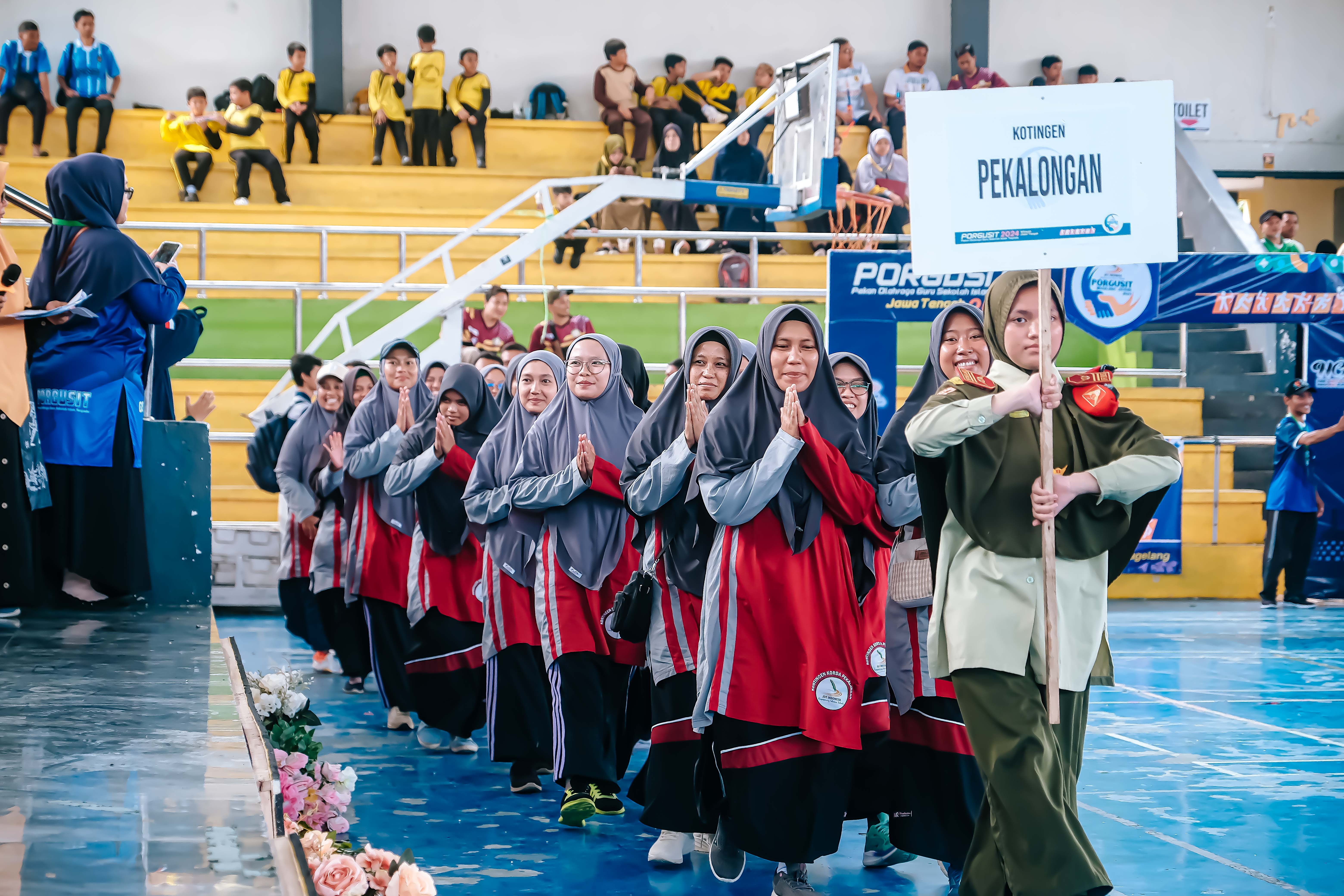 Prokompim Kota Magelang  BERKOMPETISI: Ratusan guru sekolah Islam terpadu se-Jateng siap mengikuti perlombaan yang digelar di&nbsp;GOR Samapta Sanden Sport Center (SSC) Kota Magelang, Selasa (3/12).