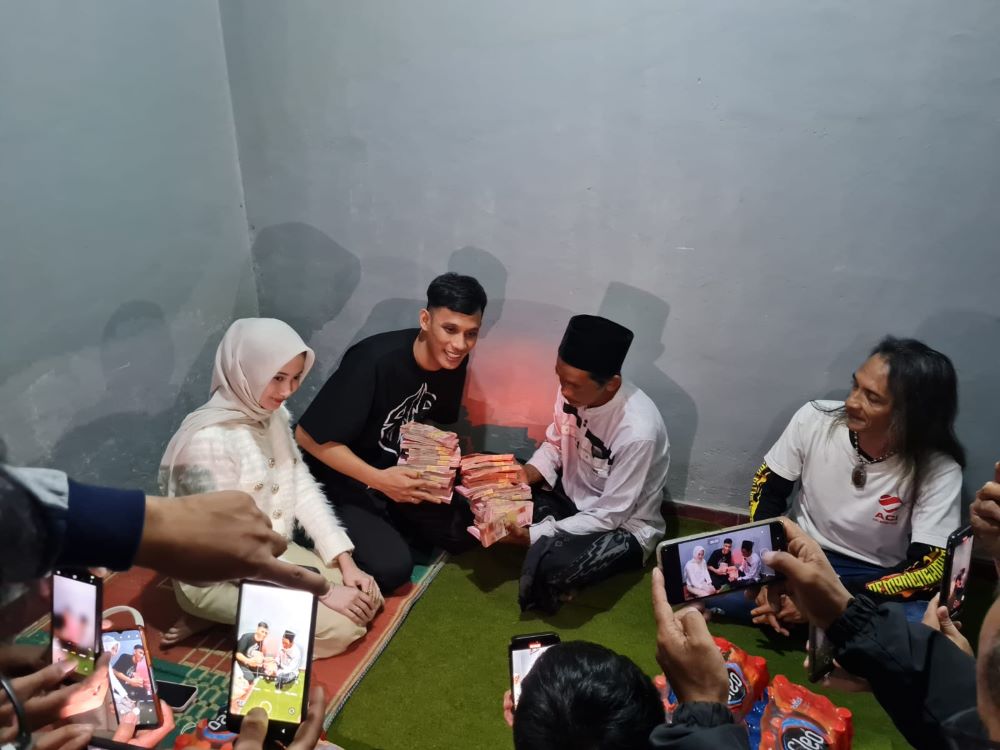 SEMRINGAH: Rumah Sunhaji masih didatangi warga dari berbagai daerah, termasuk TikToker asal Riau.