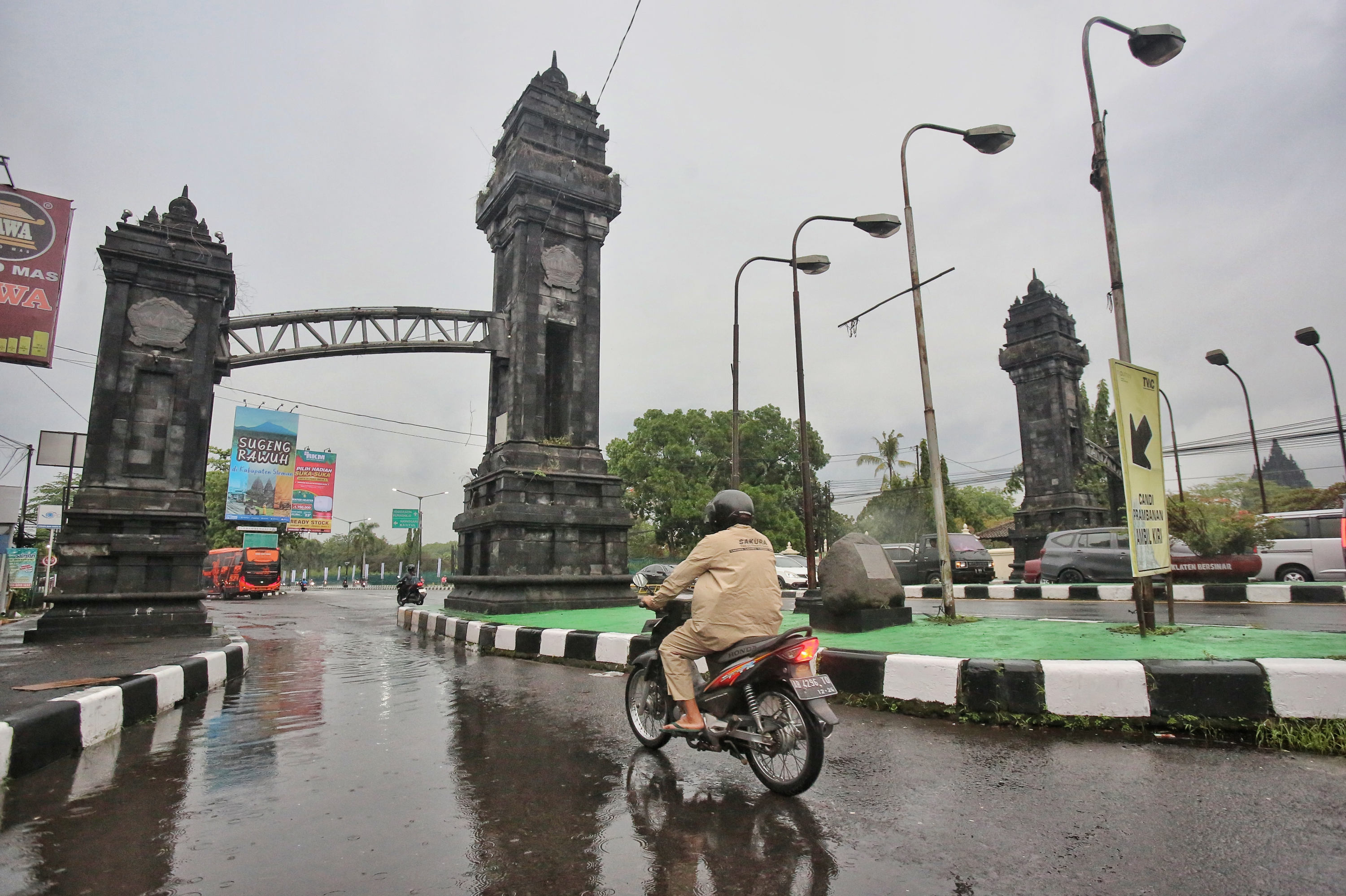 Ada Tol Fungsional sampai Klaten, Kendaraan Masuk DIJ Akan Menumpuk di Prambanan
