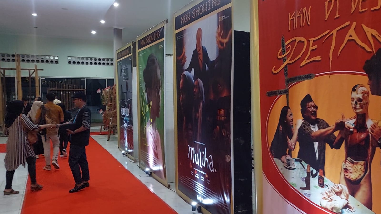 &nbsp;  JUMPA: Kepala Dinas Kebudayaan dan Peserta Sekolah Film saat melakukan sesi konferensi.