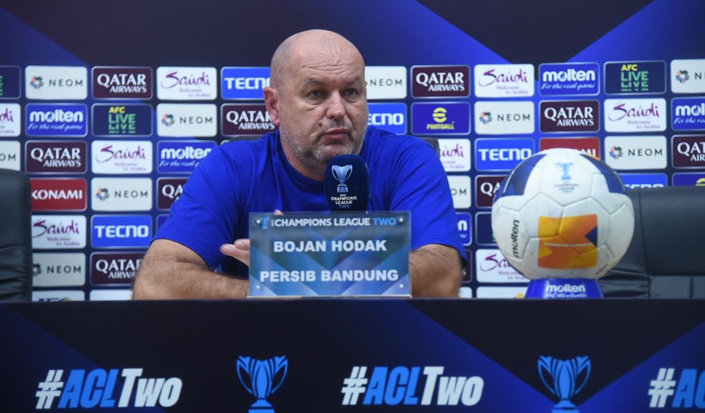 Pelatih Persib, Bojan Hodak dalam sesi pers pre-match AFC Champions League two musim 2024/25 (persib)