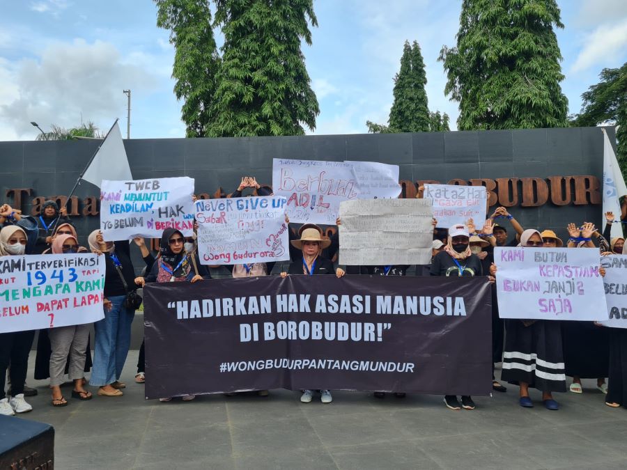AKSI DAMAI: Para pedagang kaki lima yang tergabung dalam paguyuban SKMB mengadakan demonstrasi, Selasa (10/12/2024).