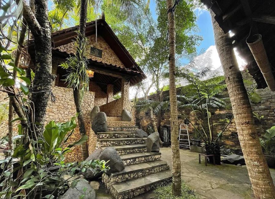 Wisata kuliner sekaligus wisata alam di Waroeng Pohon.