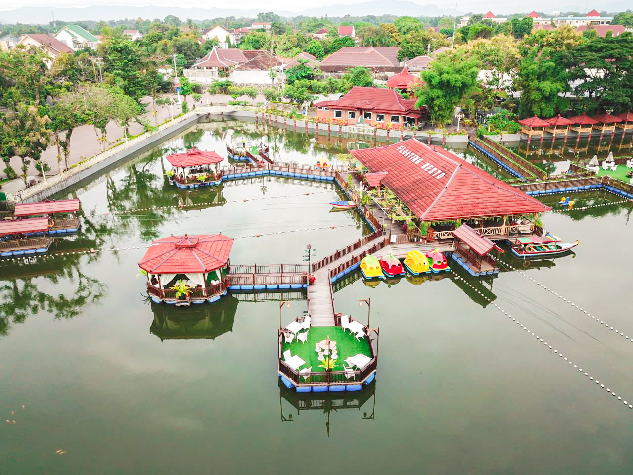 Floating Resto Jogja.
