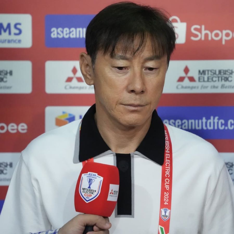 Shin Tae Yong saat konferensi pers usai pertandingan melawan Myanmar.