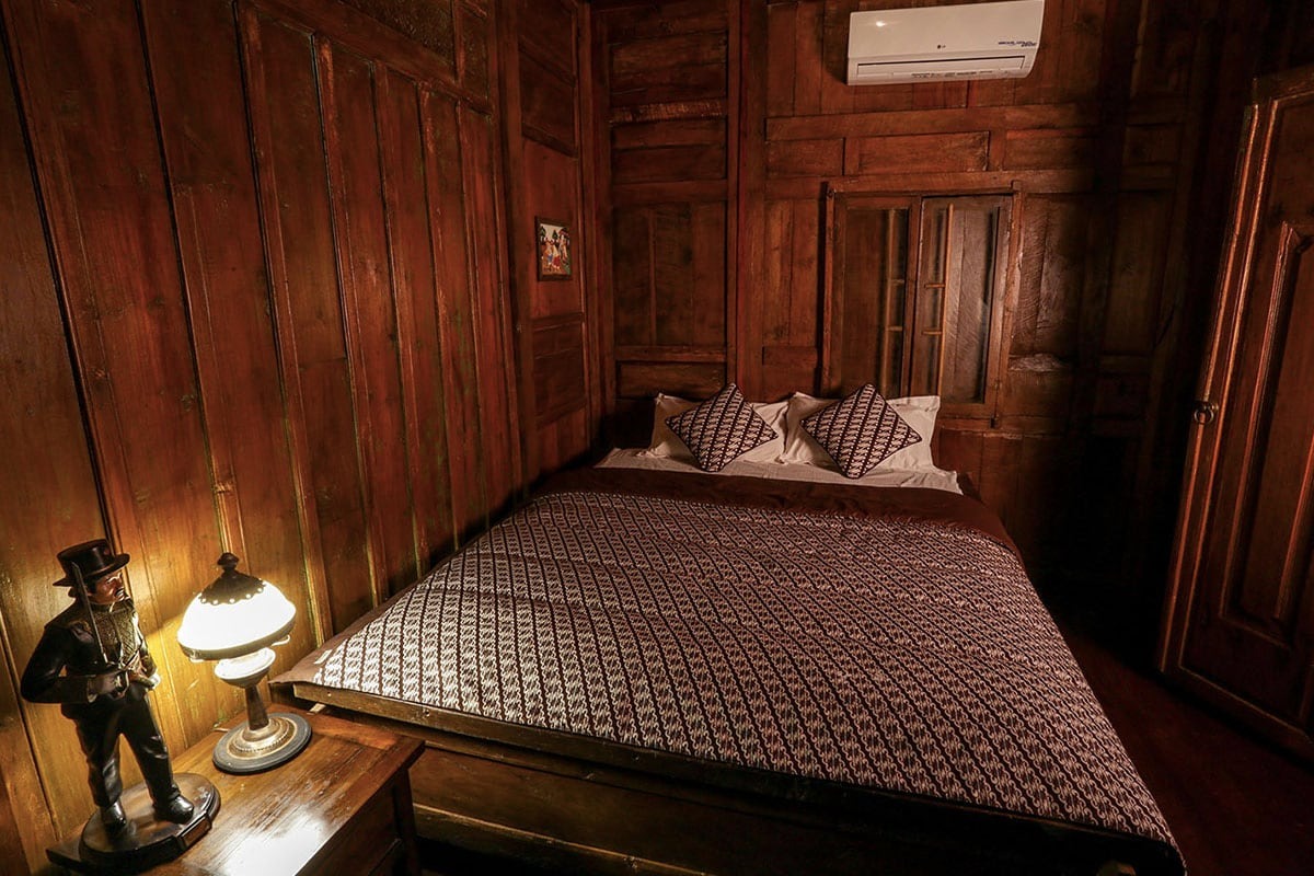 Ruangan tempat tidur di Omah Kecebong Guest House.