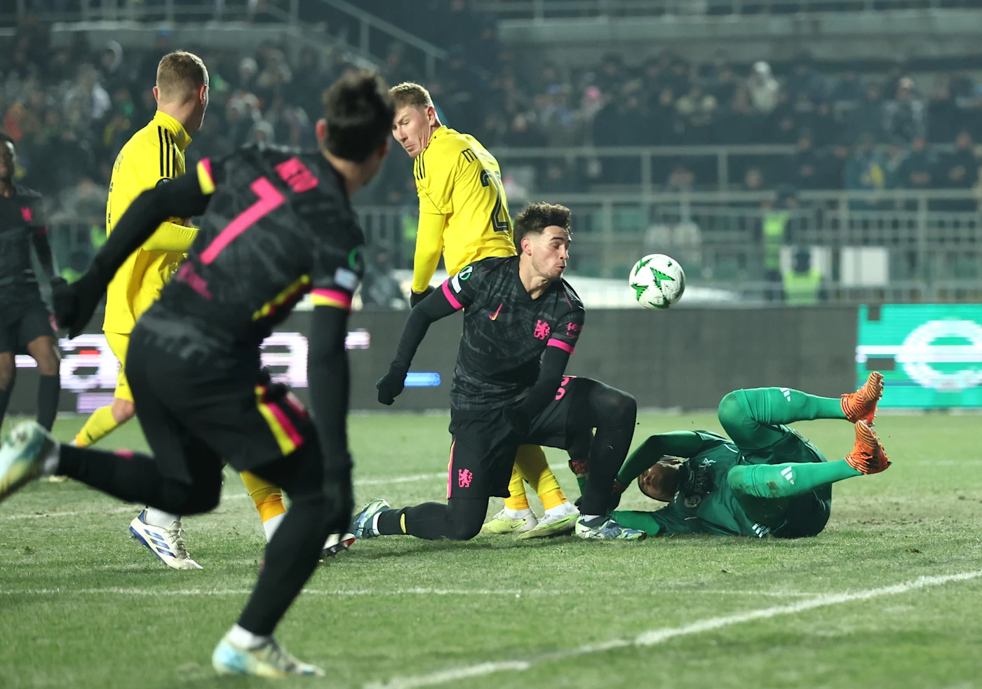 Proses gol kedua Chelsea ke gawang Astana yang dicetak oleh Guiu (Chelsea)