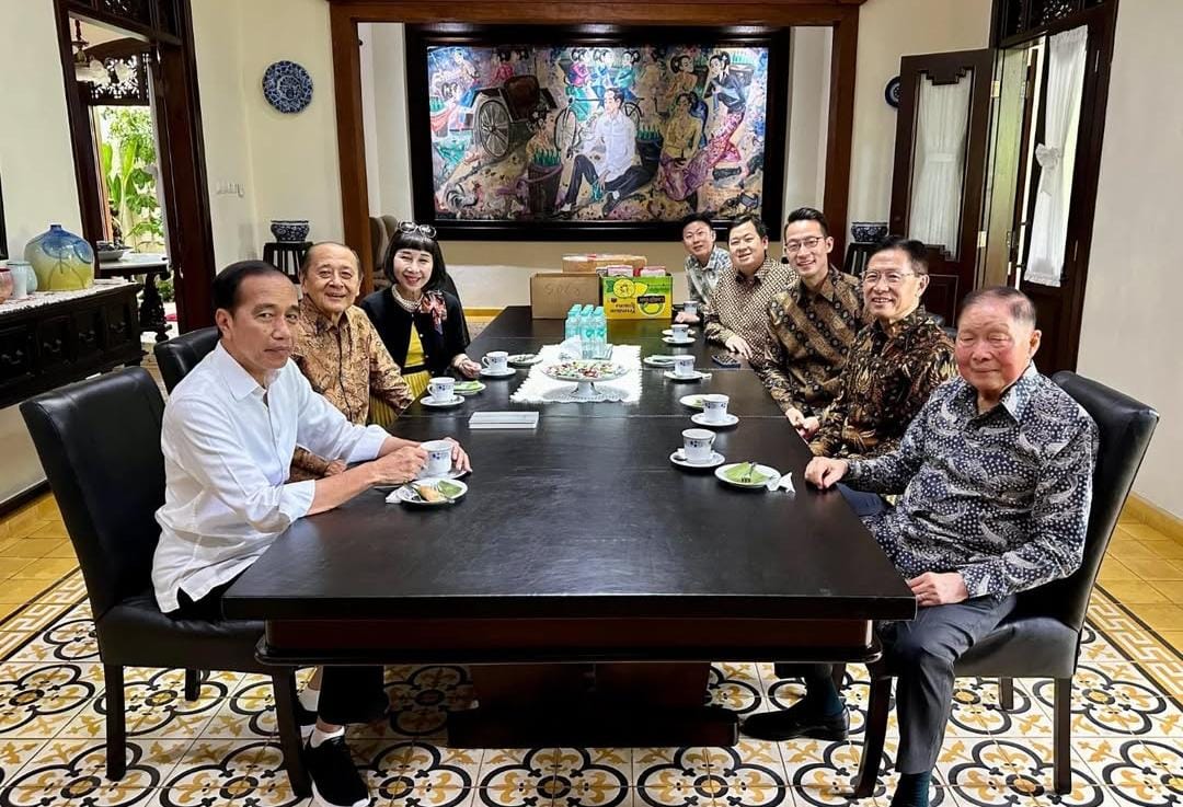 Momen hangat antara Jokowi dan keluarga Mochtar Riady.