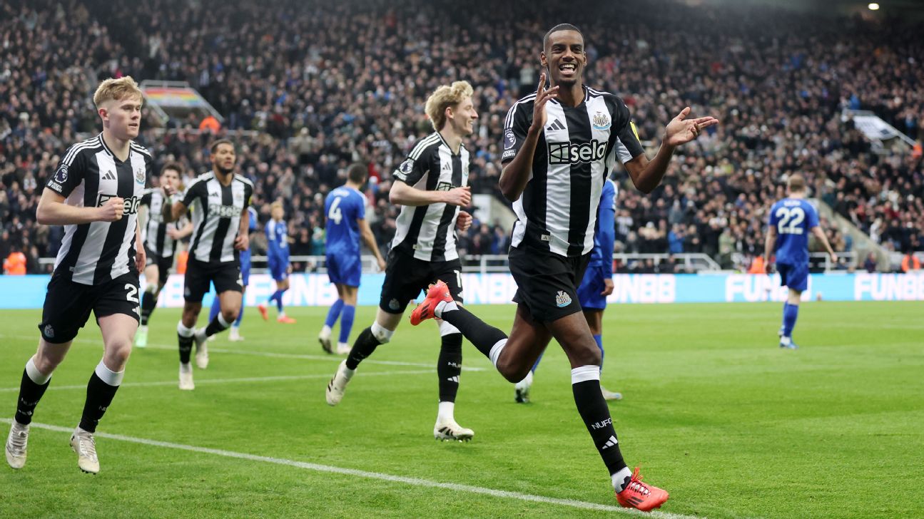 Selebrasi penggawa Newcastle United usai Alexander Isak cetak gol ke gawang Leicester City