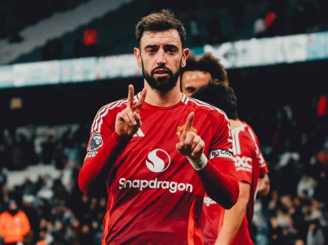 Selebrasi Bruno Fernandes usai kemenangan Manchester United 2-1 atas Manchester City