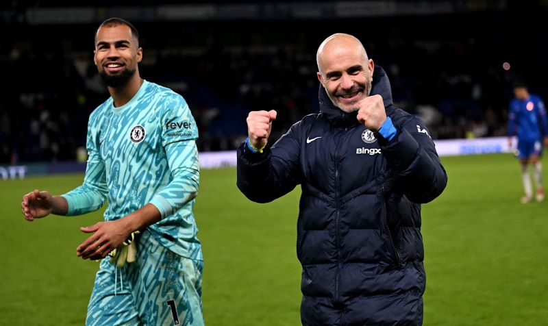 Pelatih Chelsea, Enzo Maresca rayakan kemenangan atas Brentford yang memangkas selisih menjadi 2 poin dari Liverpool di puncak klasemen Liga Inggris (Chelsea)