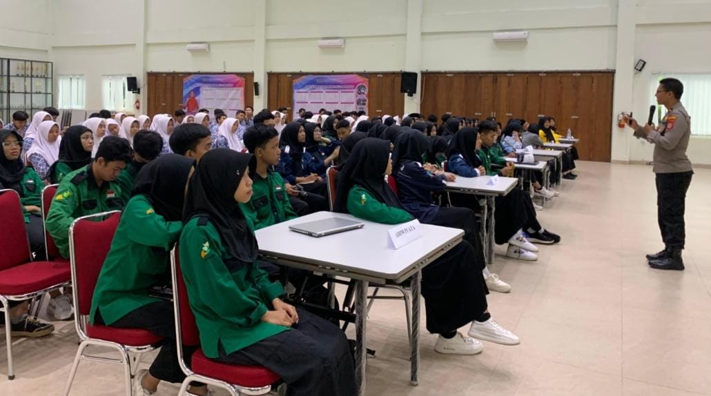 BIAR PAHAM - Warga MAN 2 Kulon Progo mengikuti sosialisaai pencegahan tindakan kriminal di kalangan remaja di Aula Gedung Pusat Pembelajaran Terpadu, Jalan Pahlawan Panjatan-Wates baru-baru ini  (Doc)